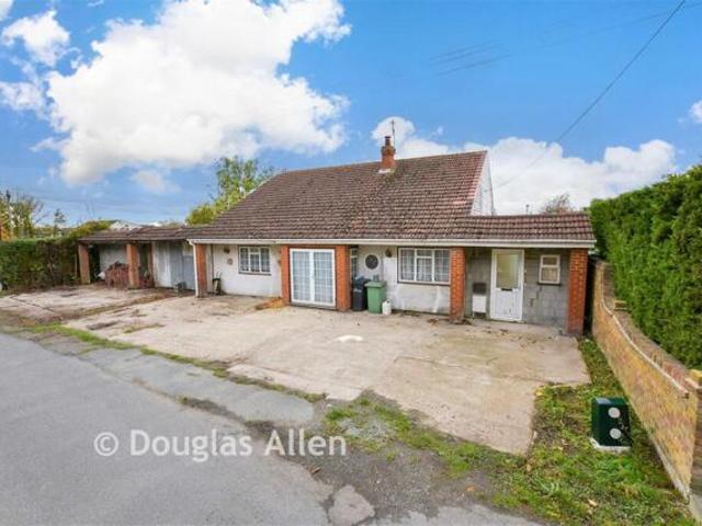 Bungalow for sale in Wickford