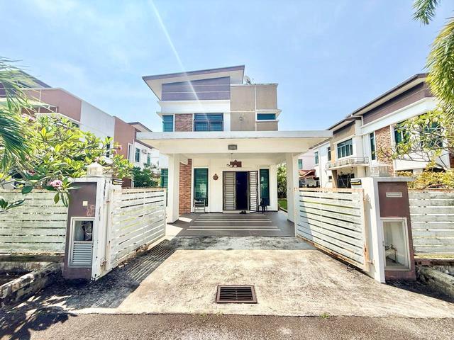 Bungalow for sale in Malaka