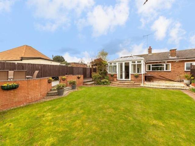 Bungalow for sale in Luton, Hockwell Ring
