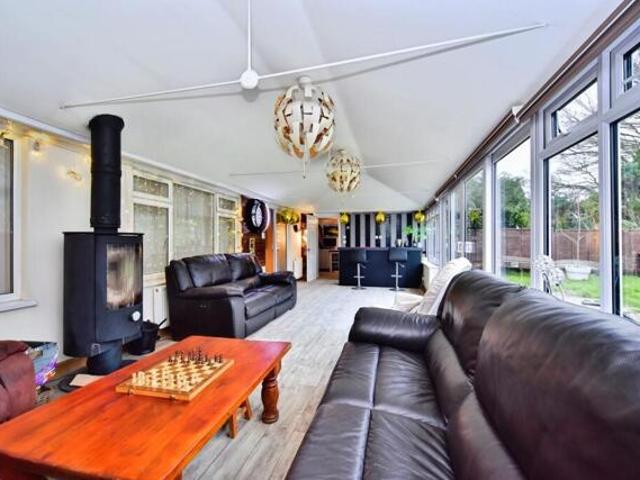 Bungalow for sale in Midway, Kent