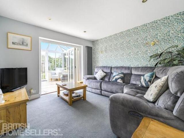 Bungalow for sale in Windsor, Cranbourne
