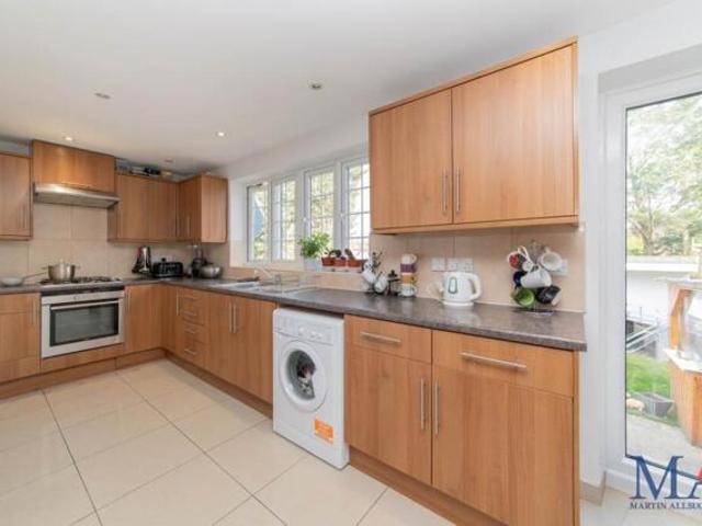Bungalow for sale in Broadfields, Greater London