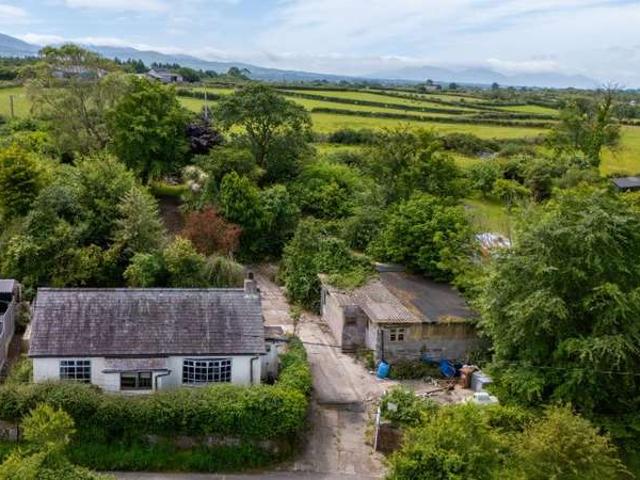 Bungalow for sale in Y Felinheli, Wales