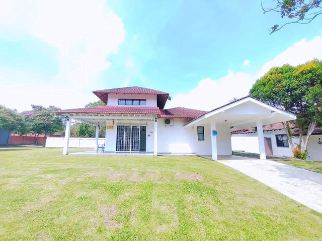 Bungalow for sale in Malaka