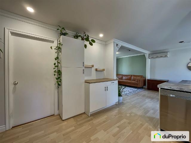 Bungalow for sale in Magog