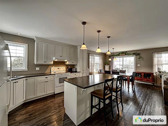 Bungalow for sale in Magog