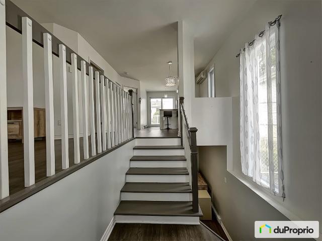 Bungalow for sale in Sainte-marthe-sur-le-lac
