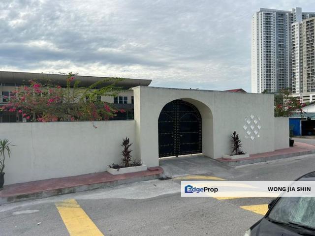 House for sale in Country Heights Damansara, Kuala Lumpur