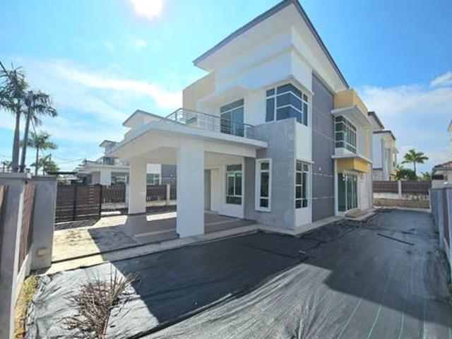 Bungalow for sale in Malaka