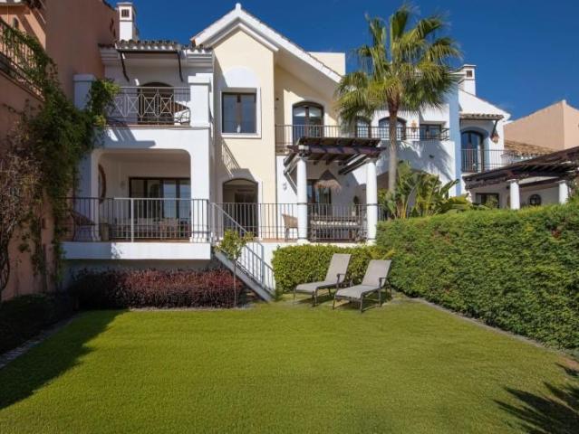 Bungalow en venta en Artola, Costa del Sol Occidental