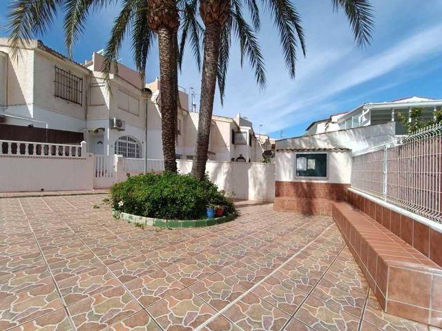 Bungalow en venta en La Mata, Torrevieja