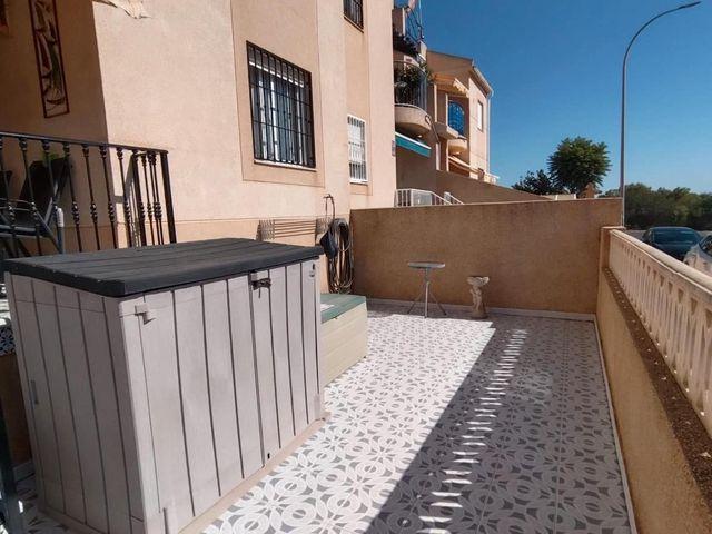 Bungalow en venta en Urbanización El Chaparral, Torrevieja