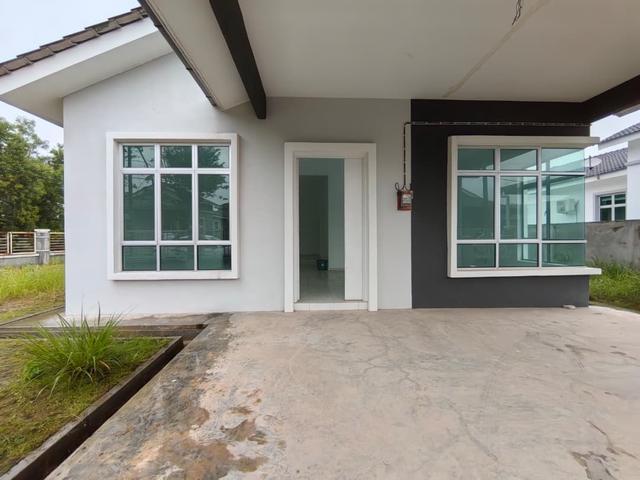 Bungalow for rent in Malaka