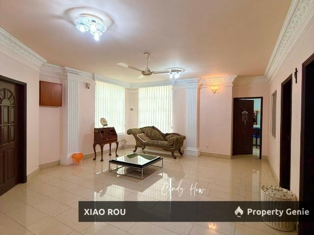 Bungalow for sale in Malaka