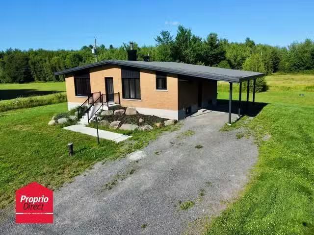 House for sale in Roxton Pond