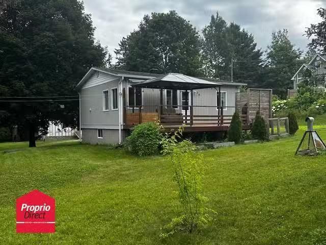 House for sale in Sainte-catherine-de-hatley
