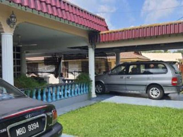Bungalow for sale in Malaka