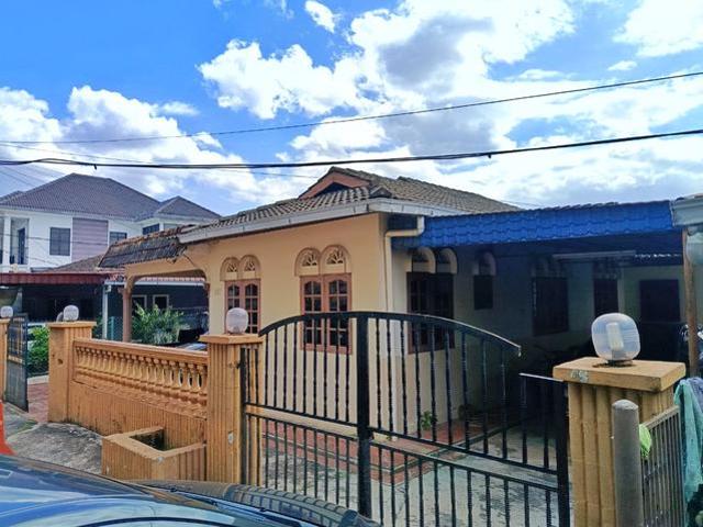 Bungalow for sale in Langat, Selangor