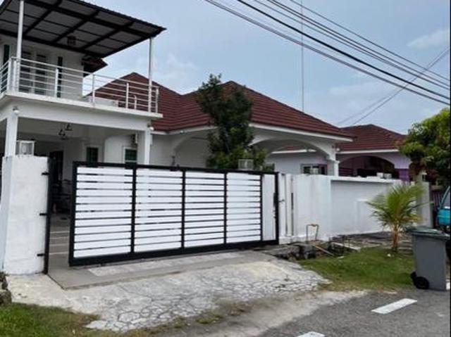 Bungalow for sale in Muar, Johor