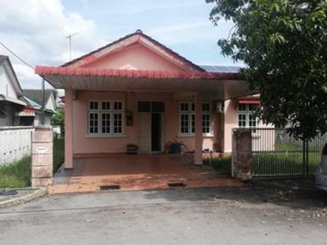 Bungalow for sale in Wellesley, Penang