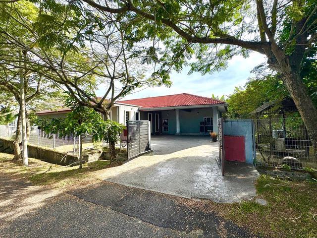 Bungalow for sale in Petaling, Subang Jaya