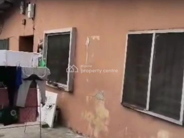 Flat for sale in Surulere , Surulere