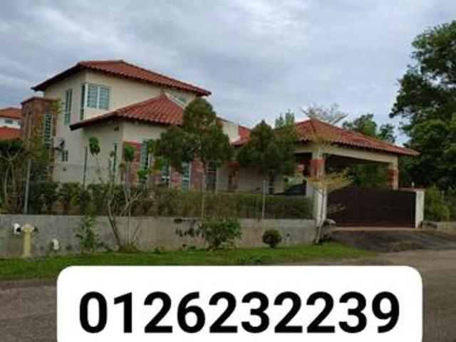 Bungalow for sale in Malaka