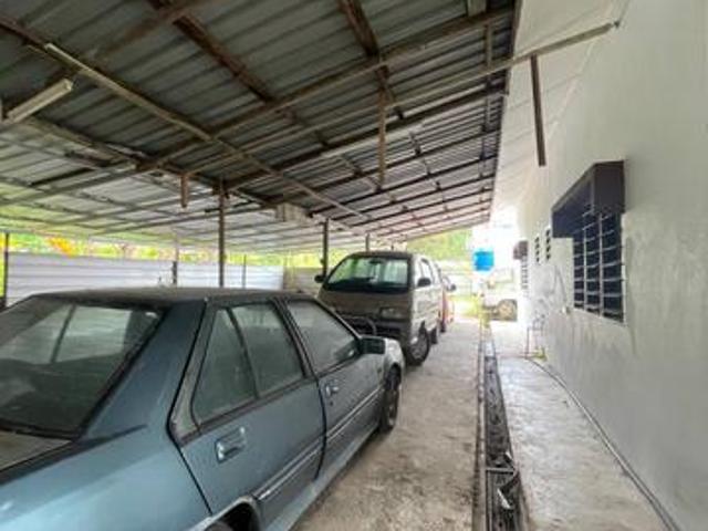 Bungalow for rent in Kuching