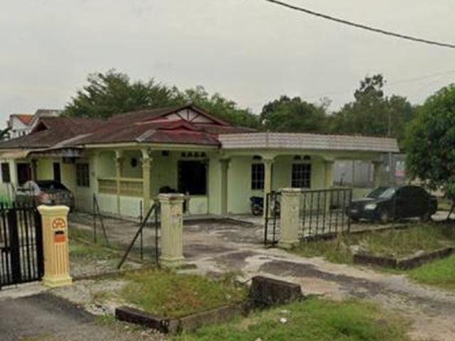 Bungalow for sale in Pontian, Johor