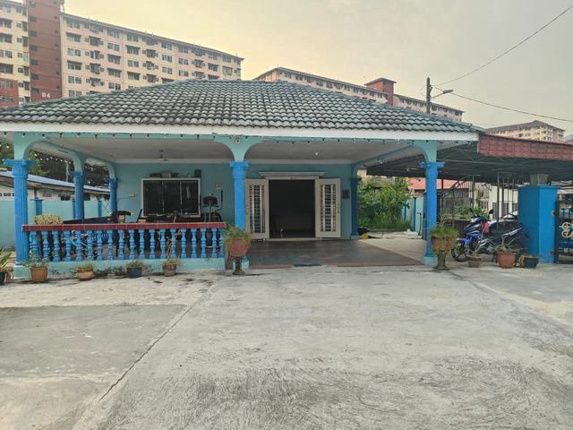 Bungalow for rent in Langat, Selangor