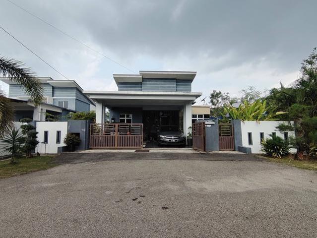 Bungalow for sale in Malaka