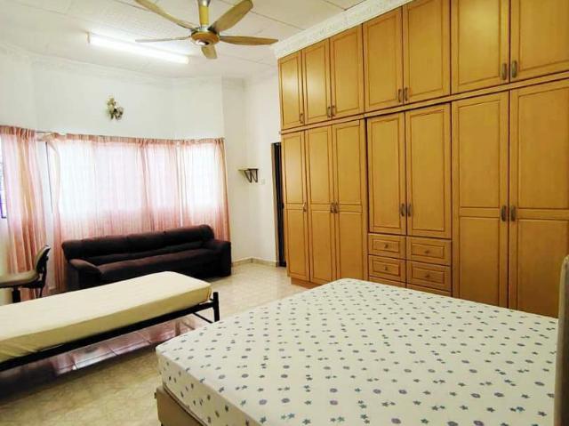 Room for rent in Petaling, Damansara Damai