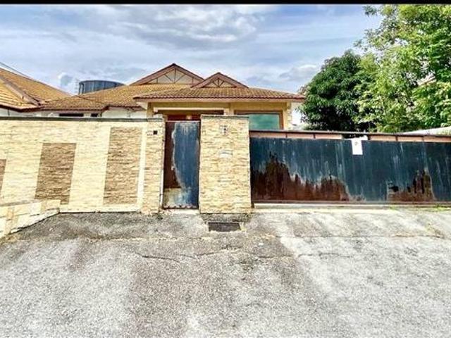 Bungalow for sale in Kajang, Langat