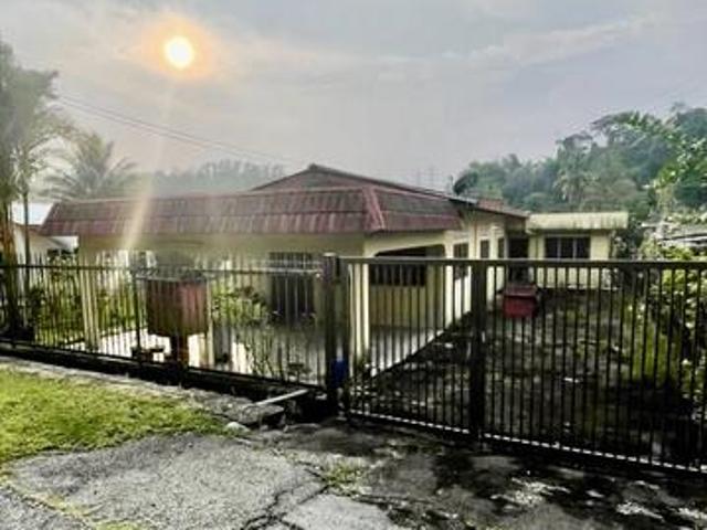 Bungalow for sale in Ampangan, Seremban
