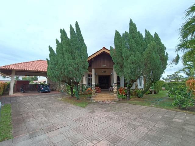 Bungalow for sale in Malaka