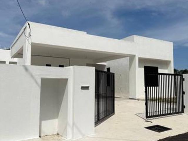 Bungalow for sale in Kuantan, Pahang