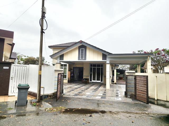 Bungalow for sale in Krubong