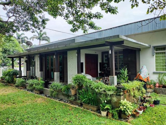 Bungalow for sale in Malaka