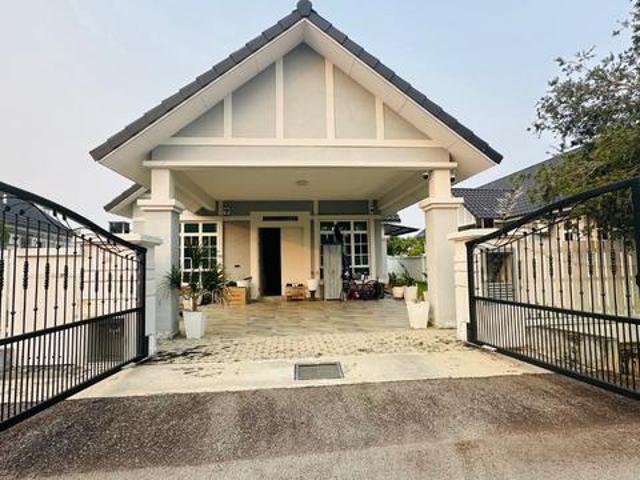 Bungalow for sale in Bemban, Jasin