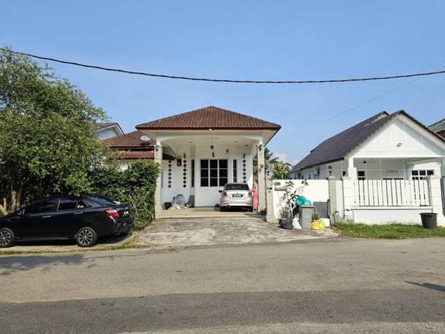 Bungalow for sale in Bukit Katil, Malaka