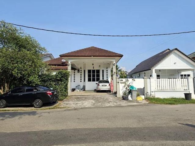 Bungalow for sale in Bukit Katil, Malaka