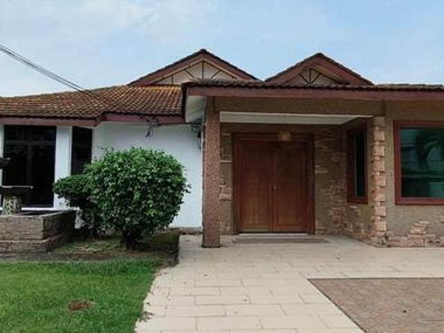 Bungalow for sale in Kajang, Langat