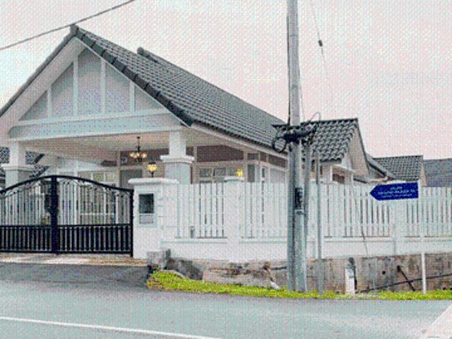 House for rent in Malaka
