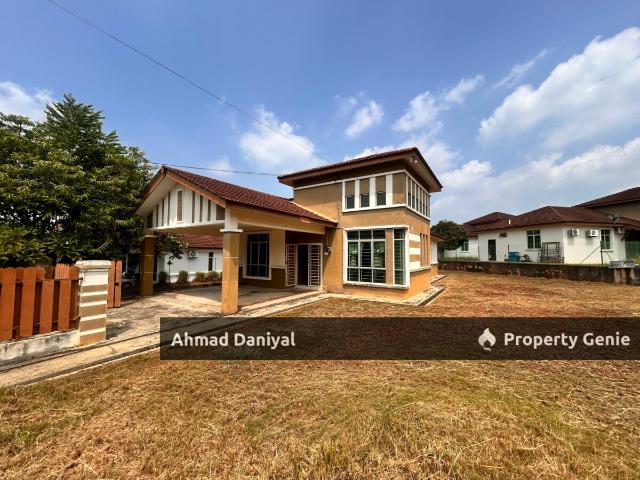 Bungalow for sale in Malaka
