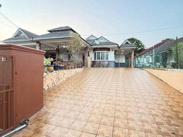 Bungalow for sale in Sendayan Village, Negeri Sembilan