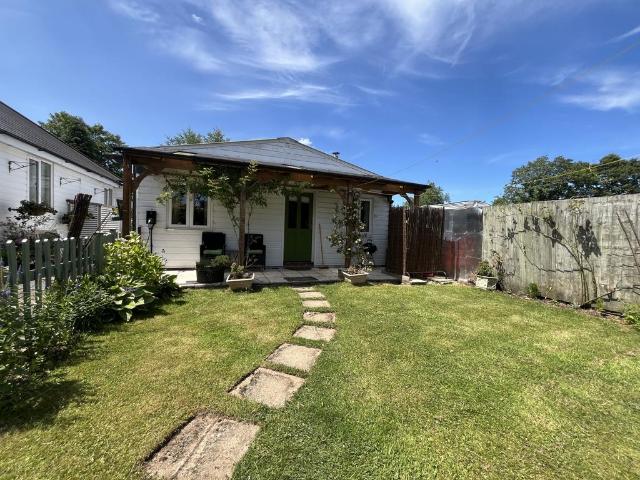 Bungalow for rent in Weir Quay, Devon