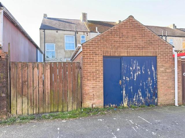 Bungalow for rent in Howlish, Coundon