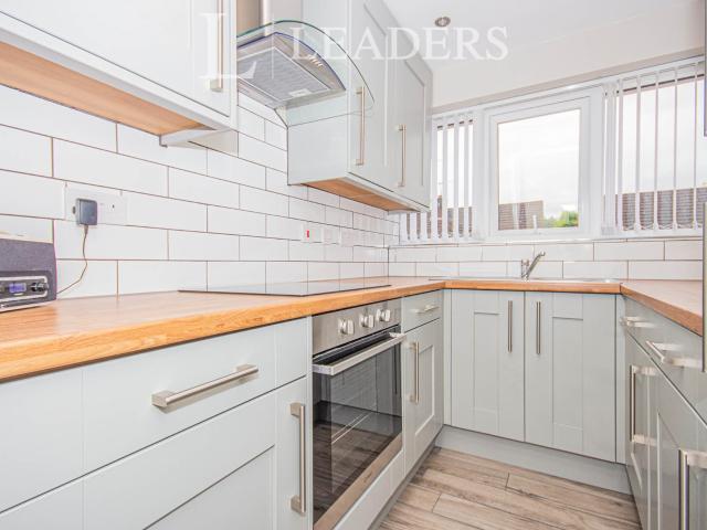 House for rent in Green Close, Warwickshire
