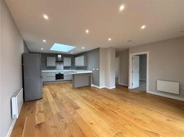 House for rent in London Borough of Sutton, Greater London