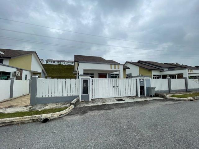 Bungalow for rent in Sendayan Village, Negeri Sembilan